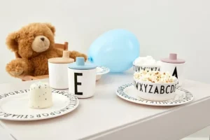 Kinder Design Letters Geschirr Für Kinder^Arne Jacobsen Kindertasse, Ecozen, A–Z