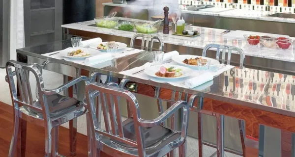 Emeco Terrassenmöbel | Sitzgelegenheiten^1006 Navy Stuhl mit Armlehnen, gebürstetes Aluminium