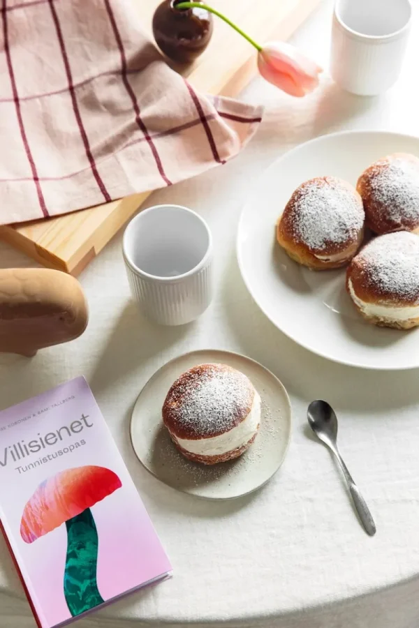 ferm LIVING Geschirr^Flow Teller, Klein, Cremeweiß Gesprenkelt