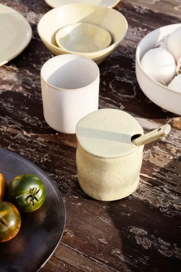ferm LIVING Geschirr^Flow Teller, mittelgroß, schwarz
