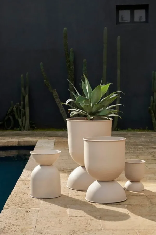 ferm LIVING Garten^Hourglass Topf, L, Kaschmir