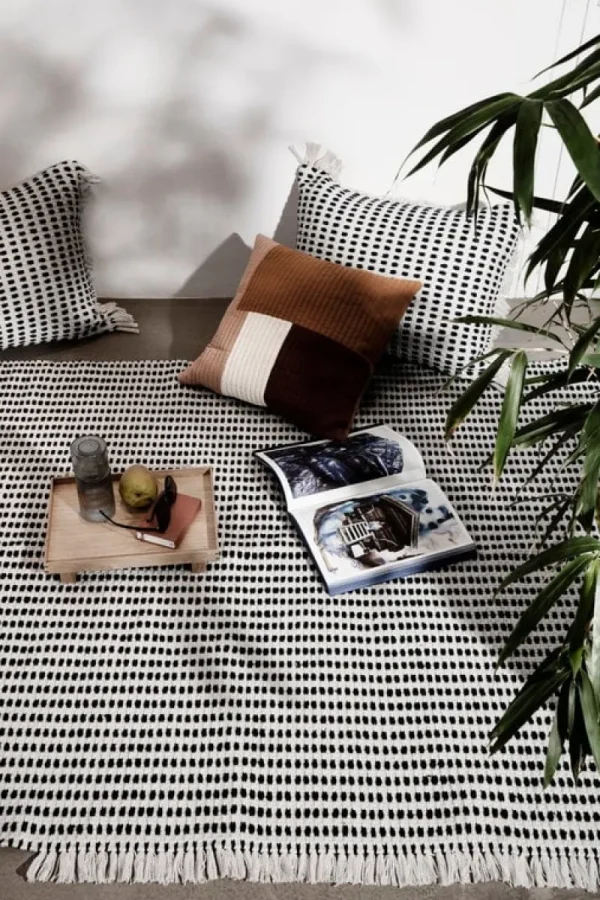 ferm LIVING Outdoor-textilien | Kissen^Kissen Way, 70 x 50 cm, cremefarben - dunkelblau