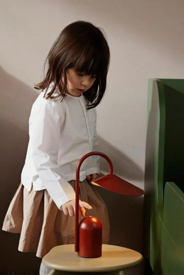 GUBI Tischlampen | Tragbare Lampen-ferm LIVING Tragbare Leuchte Arum, Oxidrot