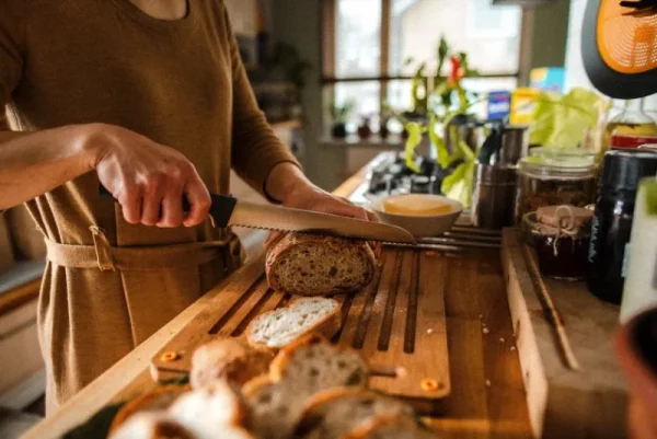 Fiskars Küchenutensilien^Functional Form Brotschneidebrett- und Messerset