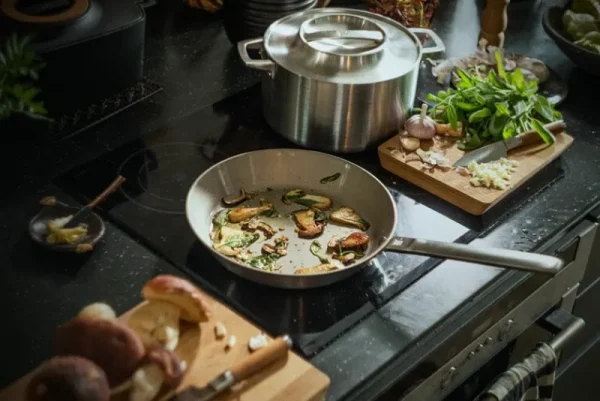 Fiskars Außenküche^Norden Kasserolle, Stahl, 5 l, unbeschichtet