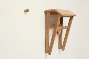 TON Sitzgelegenheiten-Form & Refine Angle faltbarer Hocker, Eiche