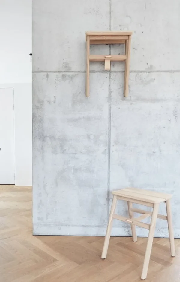 TON Sitzgelegenheiten-Form & Refine Angle faltbarer Hocker, Eiche