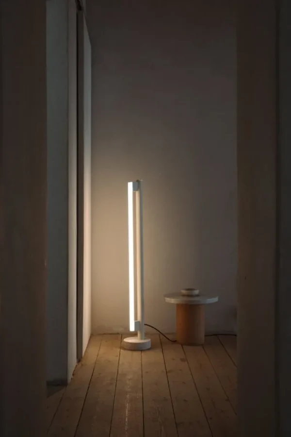 Foscarini Stehleuchten-Frama Eiffel Single Stehleuchte, 100 cm, Cremeweiß