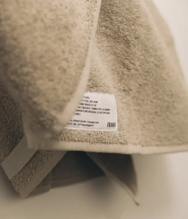 Frama Badezimmertextilien^Heavy Towel Badehandtuch, Salbeigrün