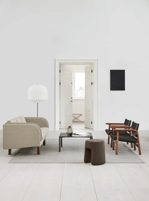 Audo Copenhagen Sitzgelegenheiten-Fredericia The Spanish Chair, schwarzes Leder - Nussbaum geölt