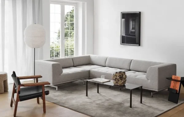 Audo Copenhagen Sitzgelegenheiten-Fredericia The Spanish Chair, schwarzes Leder - Nussbaum geölt
