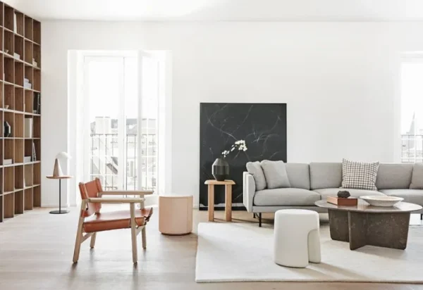 Vitra Sitzgelegenheiten-Fredericia The Spanish Chair, cognacfarbenes Leder - Eiche geseift