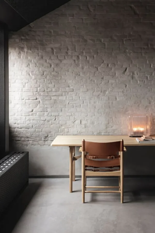 Muuto Sitzgelegenheiten-Fredericia The Spanish Dining Chair, cognacfarbenes Leder – Eiche geölt