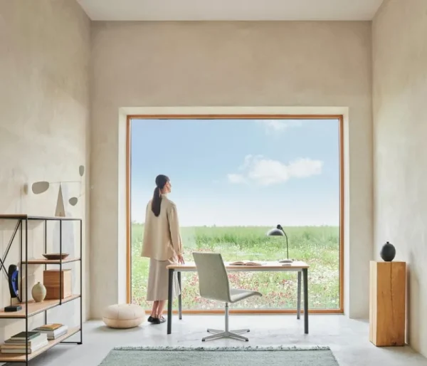 Viccarbe Sitzgelegenheiten-Fritz Hansen CM Pouf, Klein, hellgraues Leder