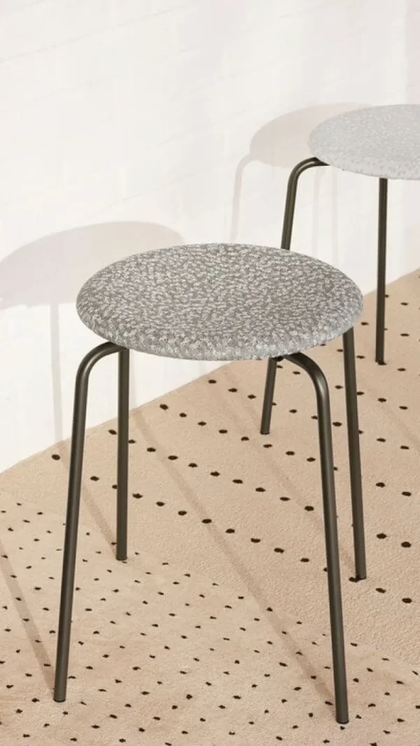 Fritz Hansen Sitzgelegenheiten-Dot Hocker, Grau - Beige - Weiß - Graphit