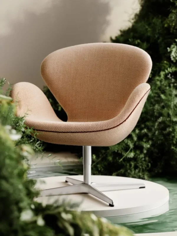 Artek Sitzgelegenheiten-Fritz Hansen Swan 3320 Loungesessel, Alum. - Serpentine 0428, Grace in Braun