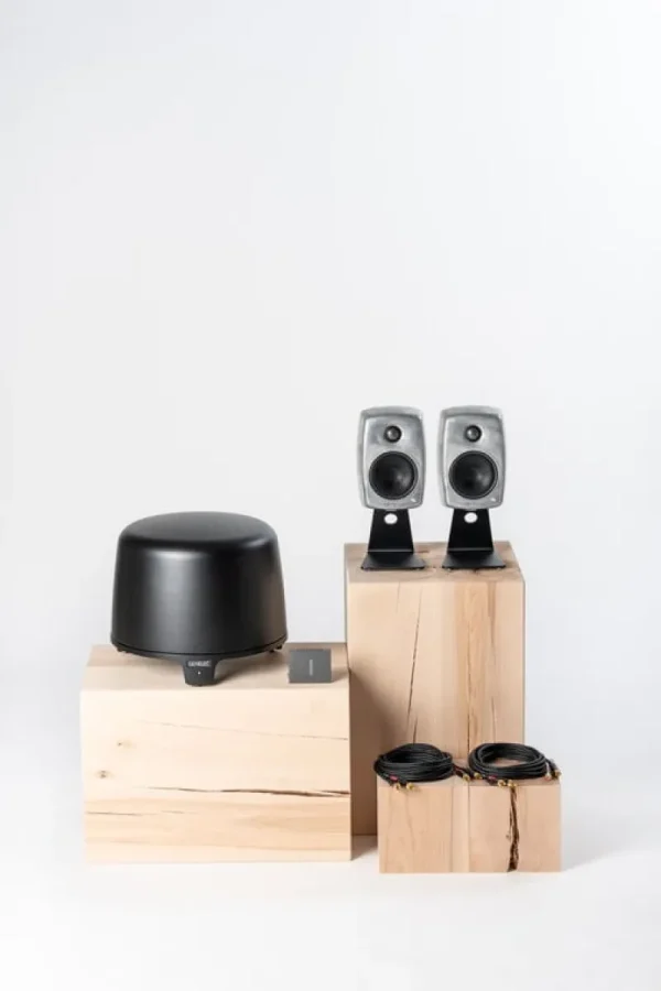 Genelec Unterhaltungselektronik^F One (B) Aktiv-Subwoofer, schwarz