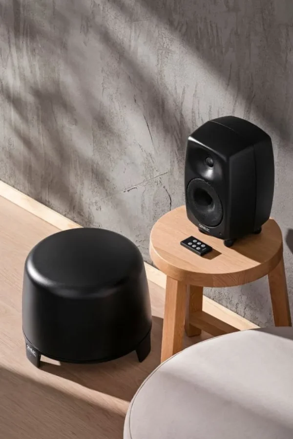 Genelec Unterhaltungselektronik^F Two (B) Aktiv-Subwoofer, schwarz
