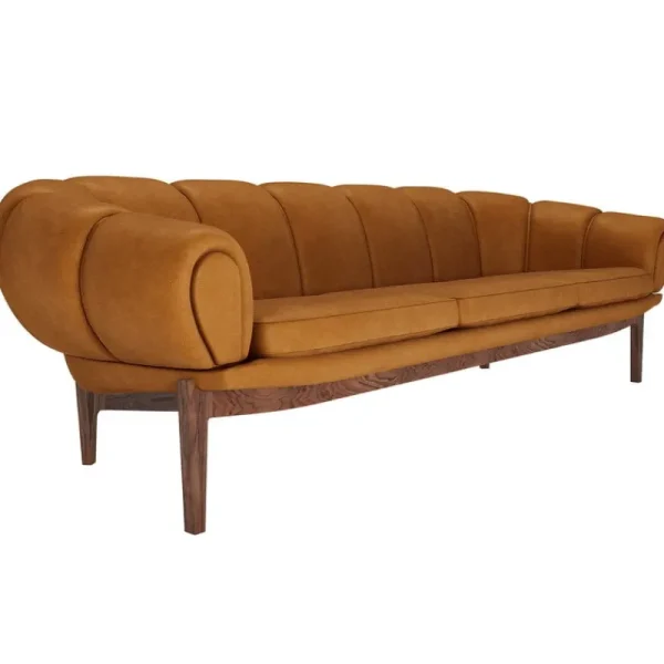 Fredericia Sofas Und Liegen-GUBI Croissant 3-Sitzer Sofa, Walnuss geölt - Chamois Cuoio 1708