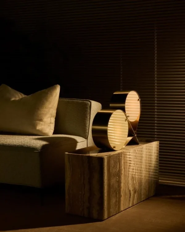 Fritz Hansen Tische-GUBI Pietra Beistelltisch, 30 x 80 x 40 cm, Sepia Travertin