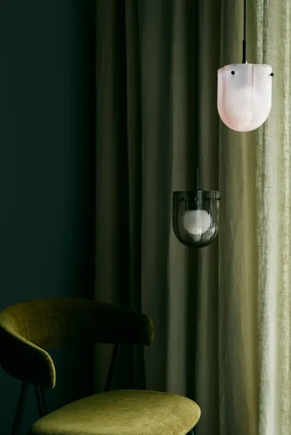 Tom Dixon Deckenleuchten-GUBI Seine Pendelleuchte, Antikmessing - Korallenrosa