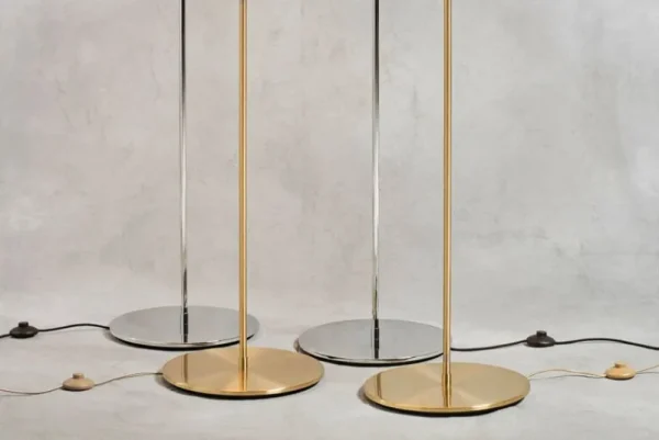 GUBI Stehleuchten-Stehleuchte Multi-Lite, Messing-schwarz