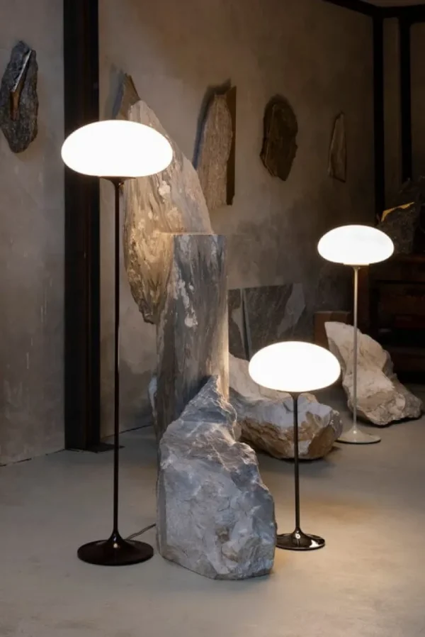 GUBI Stehleuchten-Stemlite Stehleuchte, 110 cm, dimmbar, Kieselgrau