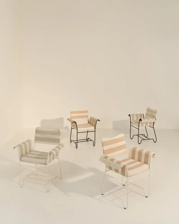 GUBI Terrassenmöbel | Sitzgelegenheiten^Tropique Stuhl mit Fransen, klassisches Schwarz - Leslie Stripe