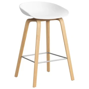 Vitra Sitzgelegenheiten-HAY About A Stool AAS32, 65 cm, Weiß 2.0 - Eiche lackiert - Stahl