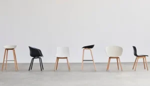Lepo Product Sitzgelegenheiten-HAY About A Stool AAS32, 75 cm, Weiß 2.0 - Eiche geseift - Stahl