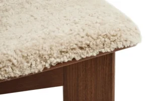 HAY Sitzgelegenheiten-Chisel Loungesessel, Mohawi 21 Schaffell - Nussbaum lackiert