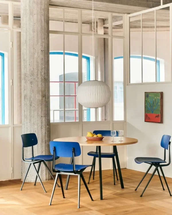 Muuto Tische-HAY Loop Stand Tisch, rund, 120 cm, Tiefblau - Eiche lackiert