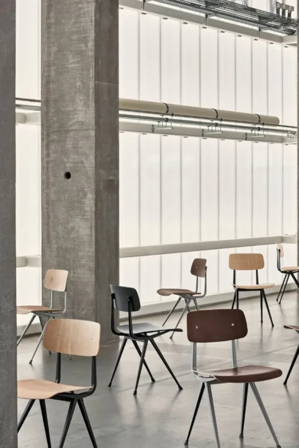 Fritz Hansen Sitzgelegenheiten-HAY Result Stuhl, schwarz – Eiche geräuchert
