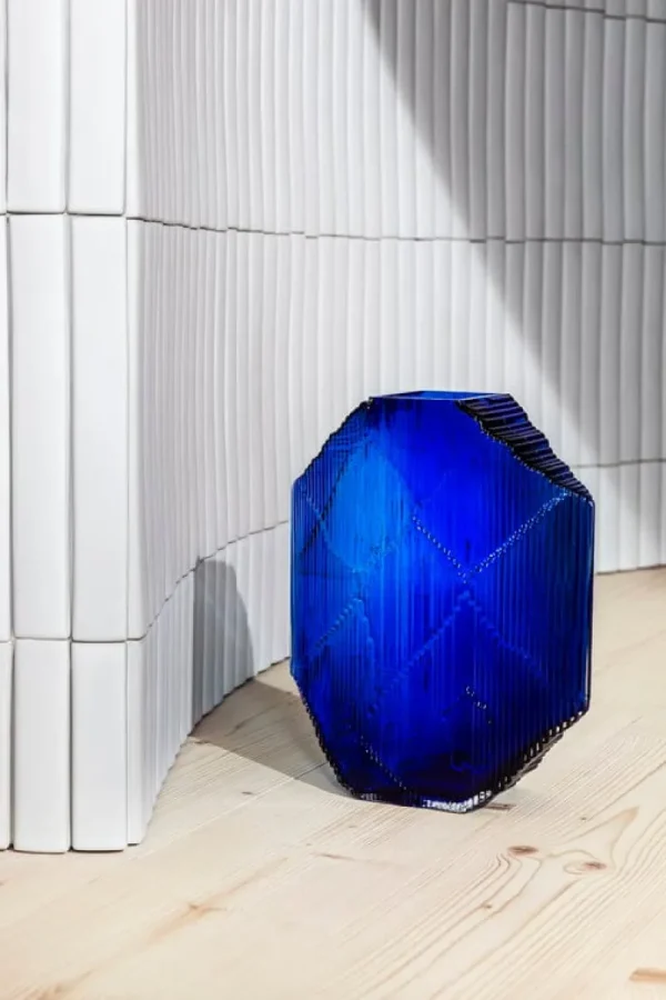 Iittala Glaskunst | Dekorationsgegenstände^Kartta Glasskulptur 240 x 320 mm, Ultramarinblau