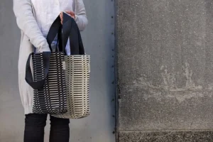 Johanna Gullichsen Taschen^Helios Champagner Tasche, Negative schwarz