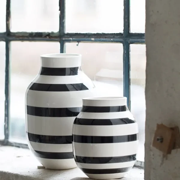 Iittala Vasen-Kähler Vase Omaggio, mittelgroß, silber