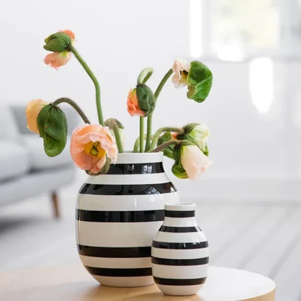 Iittala Vasen-Kähler Vase Omaggio, mittelgroß, silber