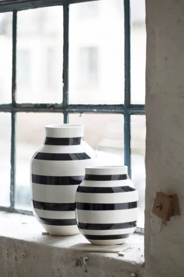 Marimekko Vasen-Kähler Vase Omaggio, mittelgroß, schwarz