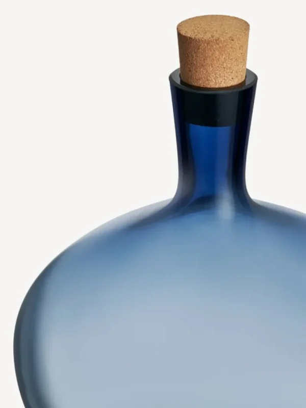 Kosta Boda Glaskunst | Dekorationsgegenstände^Bod Flasche, 295 mm, Mitternachtsblau - Kork