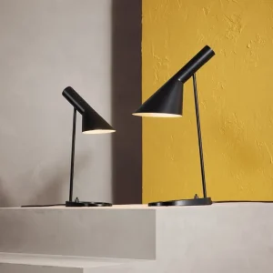 Louis Poulsen Bürobeleuchtung | Schreibtischlampen^AJ Mini V3 Tischleuchte, schwarz