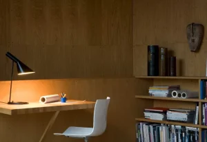 Louis Poulsen Bürobeleuchtung | Schreibtischlampen^AJ Tischleuchte V3, Schwarz