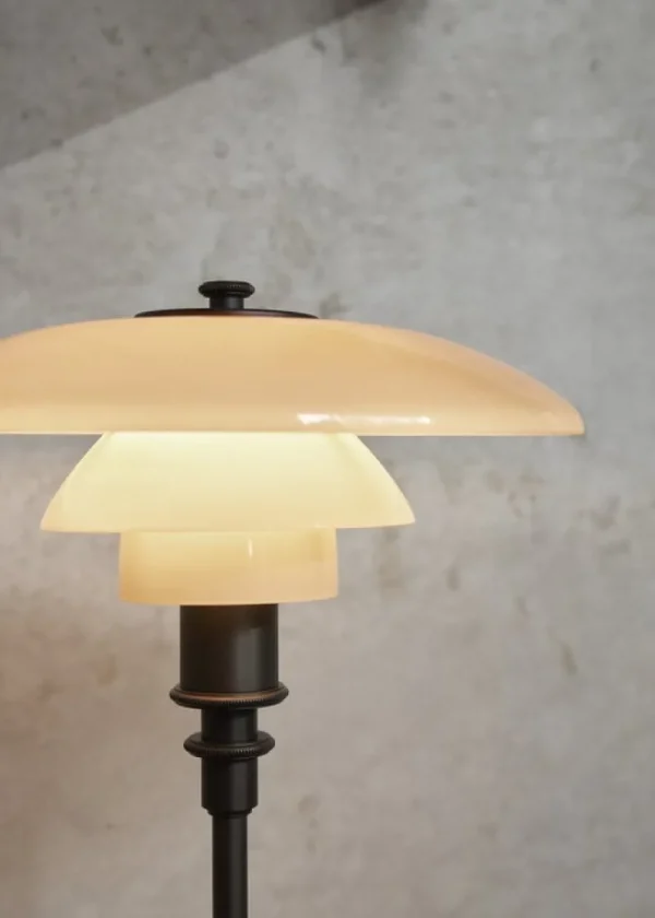 Muuto Tischlampen-Louis Poulsen PH 2/1 Tischleuchte, Limited Edition, dusty Terrakotta
