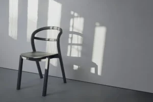 HAY Sitzgelegenheiten-Made by Choice Kastu Stuhl, schwarz