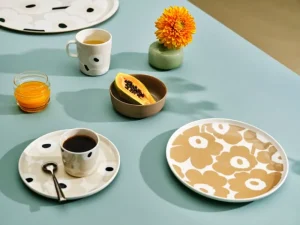 Marimekko Geschirr^Oiva – Unikko Teller 25 cm, Weiß – Beige