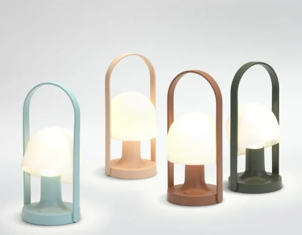 ferm LIVING Tischlampen | Tragbare Lampen-Marset FollowMe Lampe, rosa