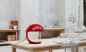 Verpan Tischlampen-Martinelli Luce Cobra Tischleuchte, 50 Jahre, rot