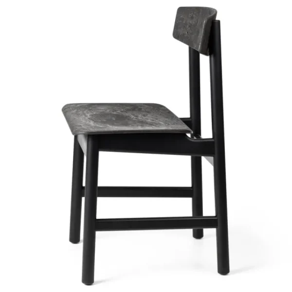 Normann Copenhagen Sitzgelegenheiten-Mater Conscious Chair 3162, Buche schwarz - Coffee Waste Black