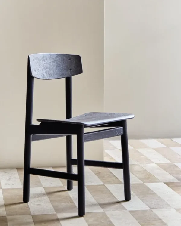 Normann Copenhagen Sitzgelegenheiten-Mater Conscious Chair 3162, Buche schwarz - Coffee Waste Black