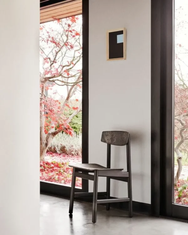 Normann Copenhagen Sitzgelegenheiten-Mater Conscious Chair 3162, Buche schwarz - Coffee Waste Black