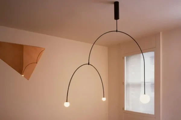 Michael Anastassiades Deckenleuchten-Mobile Chandelier 9, schwarz patiniertes Messing